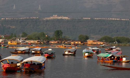 Sringar Dal lake