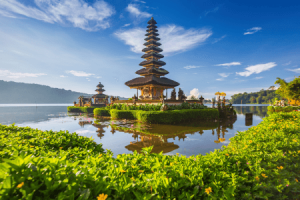 Pura Beratan temple Bali